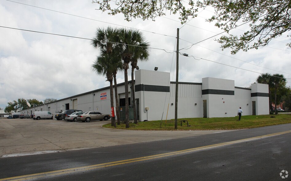 More Photos Of 2425-2573 Silver Star Rd, Orlando Warehouse For Sale