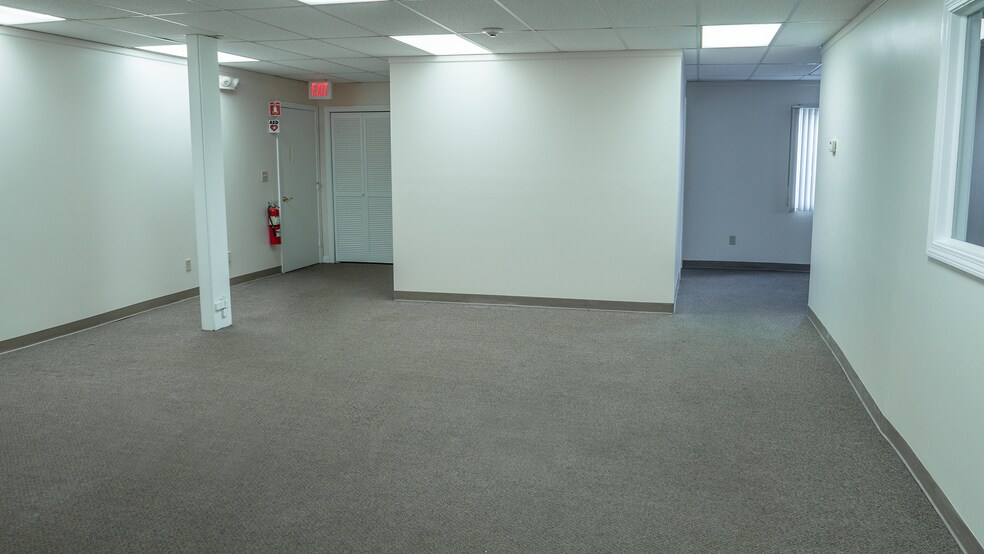 More Photos Of 12 Welby Rd, New Bedford Medical For Lease