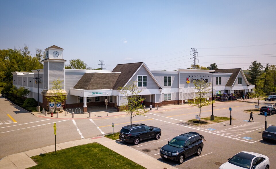 More Photos Of 400-440 Boston Post Rd, Wayland Unknown For Lease