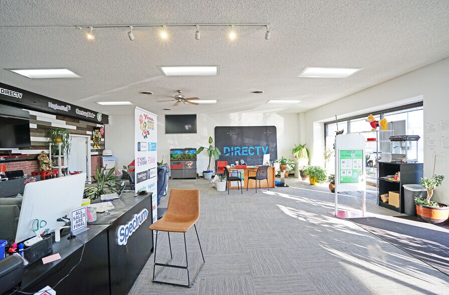 More Photos Of 421-423 W Yakima Ave, Yakima Freestanding For Sale