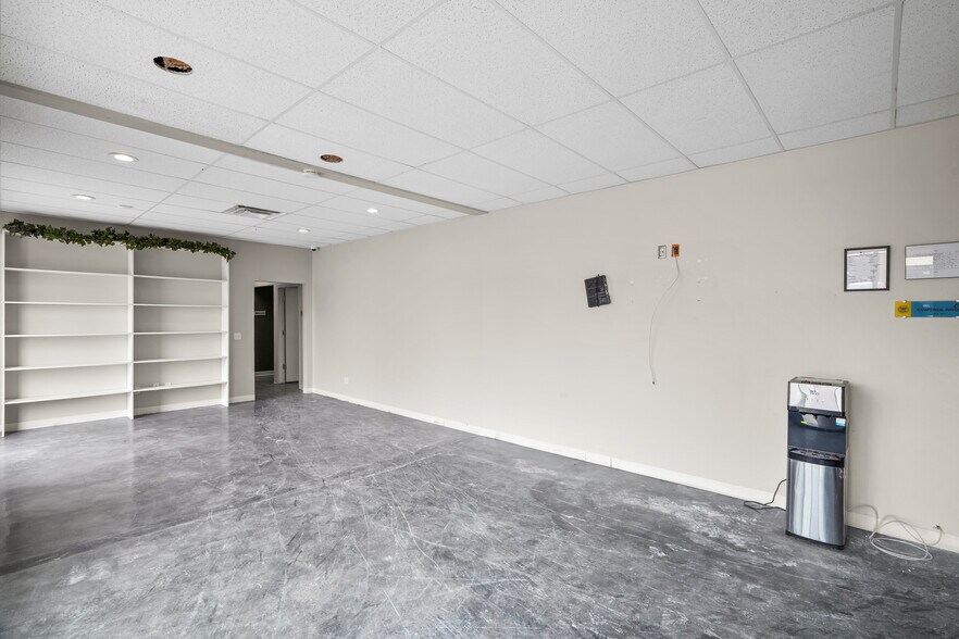 More Photos Of 2000 Lomaland Dr, El Paso Storefront Retail Office For Lease