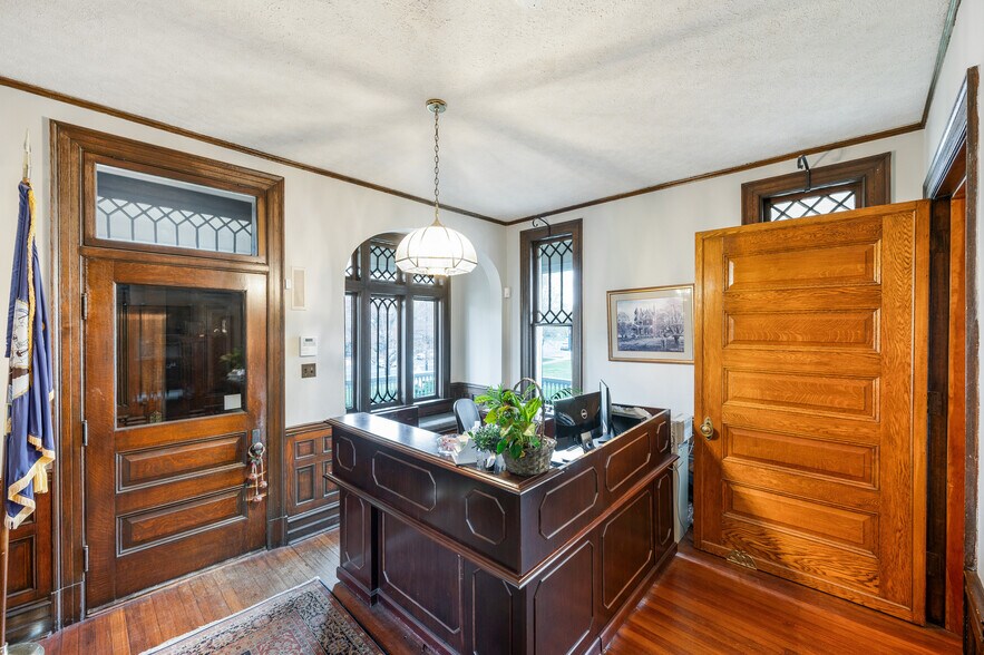 More Photos Of 2525 Rivermont Ave, Lynchburg Office For Sale