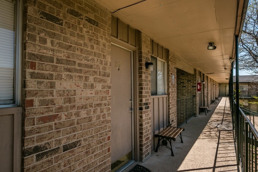 More Photos Of 1031 N Sumner St, Pampa Apartments For Sale