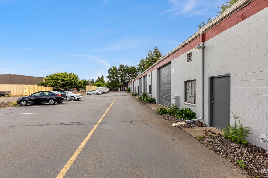 More Photos Of 19730 SW Cipole Rd, Tualatin Warehouse For Lease