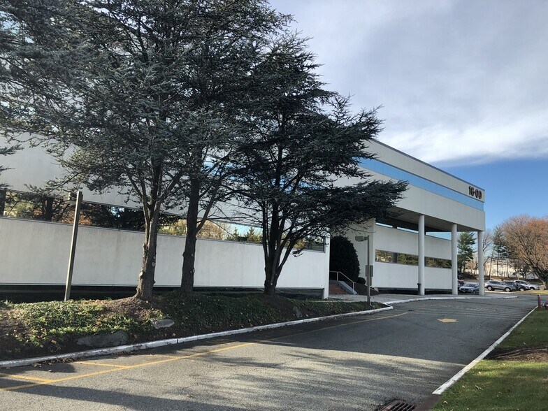 More Photos Of 16-00 State Route 208, Fair Lawn Medical For Lease