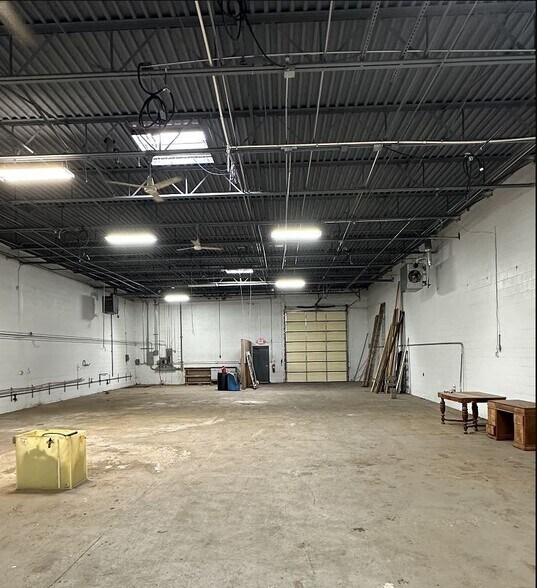 More Photos Of 29425-29445 Wall St, Wixom Warehouse For Lease