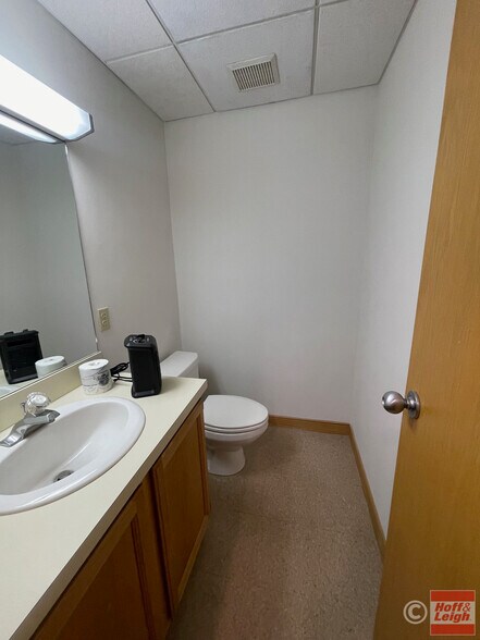 More Photos Of 631 W Exchange St, Akron Office For Sale