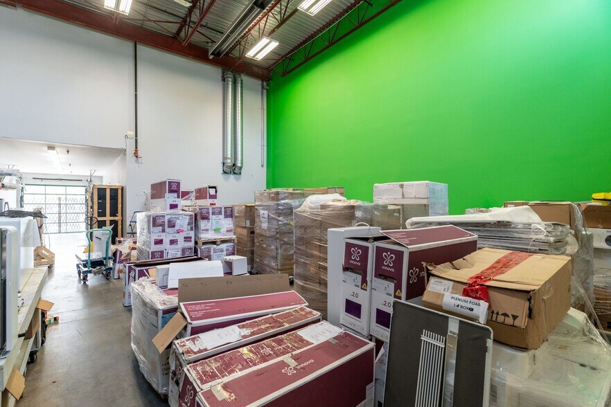 More Photos Of 2071 Kingsway Ave, Port Coquitlam Light Distribution For Lease