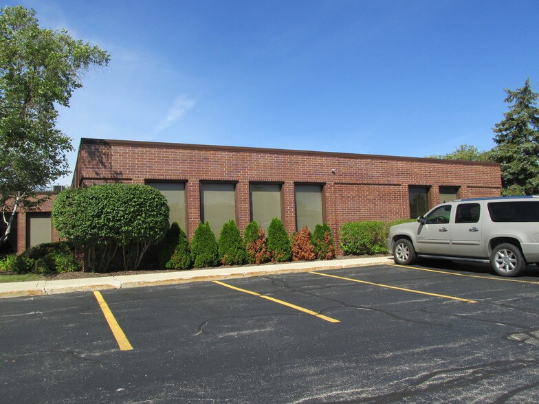 More Photos Of 125 Windsor Dr, Oak Brook Office For Lease
