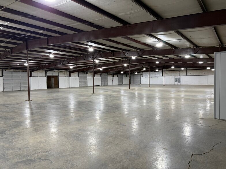 Primary Photo Of 990 Epco Dr, Dandridge Warehouse For Lease
