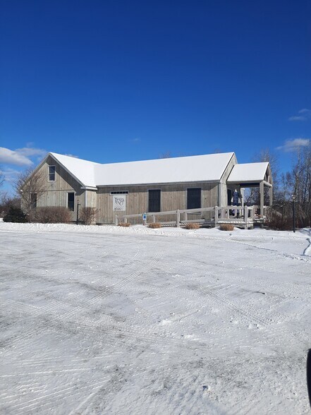 Primary Photo Of 254 King St, Boscawen Storefront Retail Office For Sale
