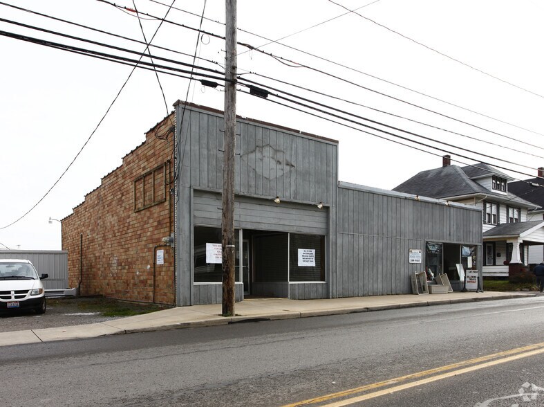More Photos Of 715 Cottage St, Ashland Storefront For Lease