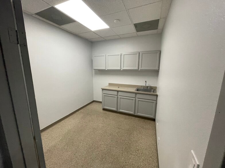 More Photos Of 2760-2764 Lake Sahara Dr, Las Vegas Medical For Lease