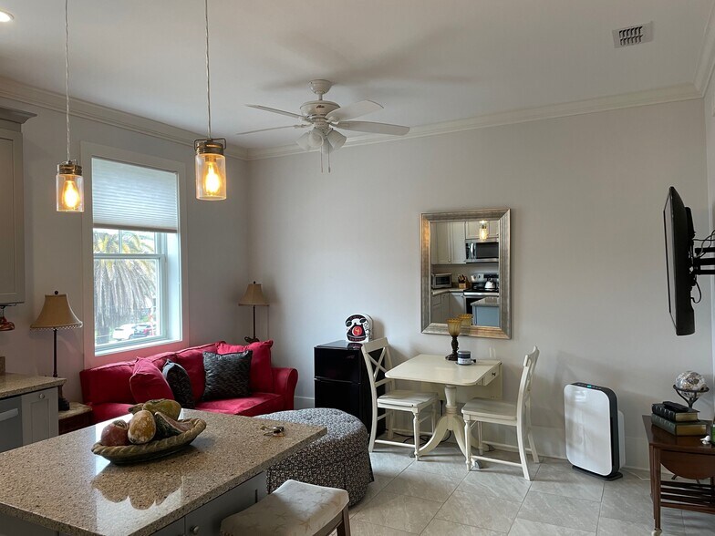 More Photos Of 300 Ash St, Fernandina Beach Storefront Retail Residential For Sale