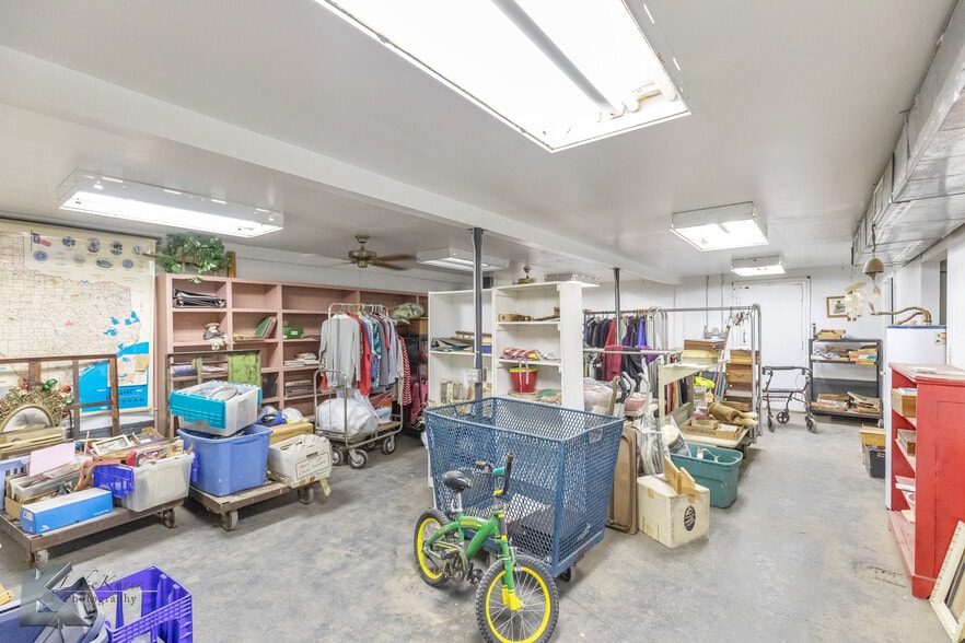 More Photos Of 1901 Cottonwood St, Abilene Industrial For Sale