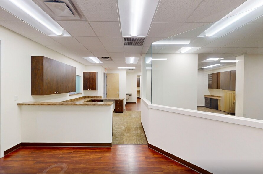 More Photos Of 1821 NE 25th St, Lighthouse Point Medical For Sale