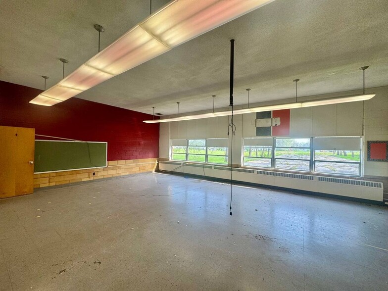 More Photos Of 111 W College Ave, Shelbina Schools For Sale