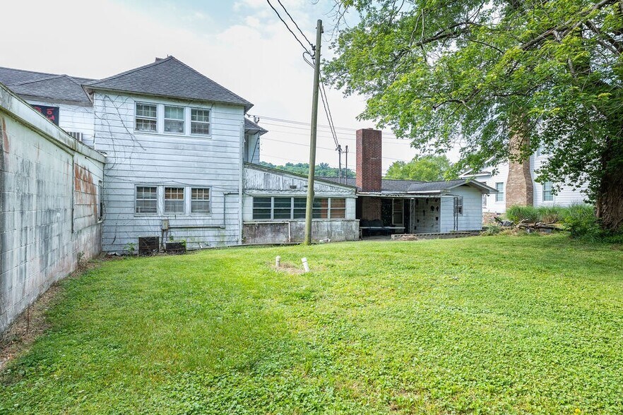 More Photos Of 250 Main St, Lynchburg Land For Sale