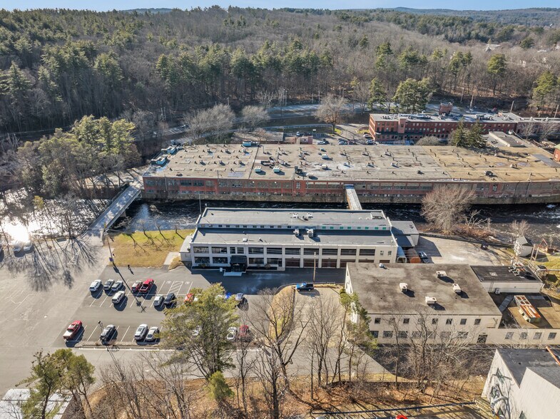 More Photos Of 80 Optical Dr, Southbridge Flex For Lease