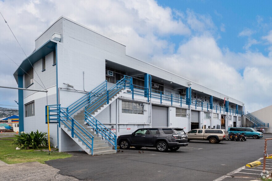 More Photos Of 1375 Dillingham Blvd, Honolulu Industrial For Lease