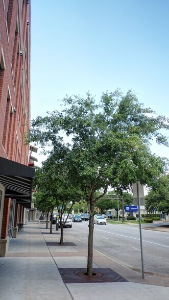 More Photos Of 1611 W 5th St, Austin Apartments For Lease