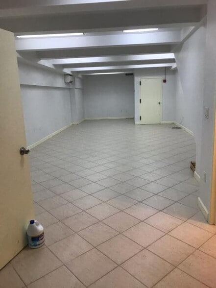 More Photos Of 6721 13th Ave, Brooklyn Office For Sale
