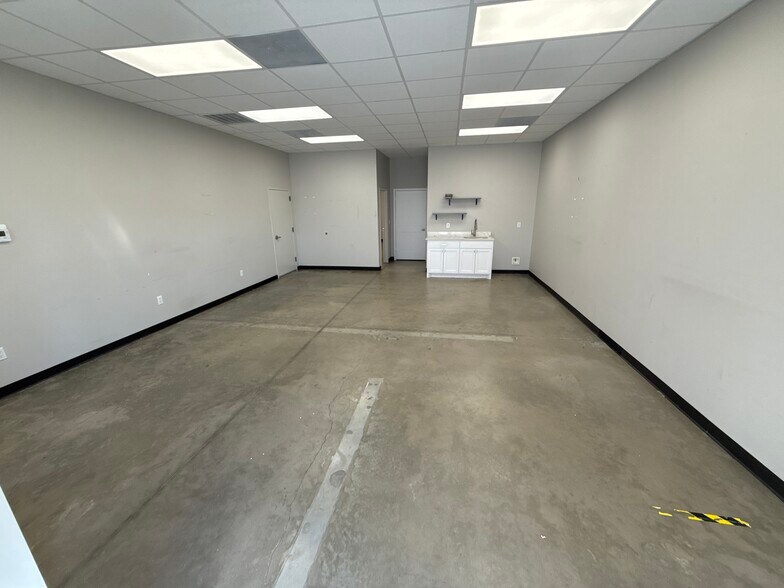 More Photos Of 27347 W Hardy Rd, Spring Warehouse For Lease