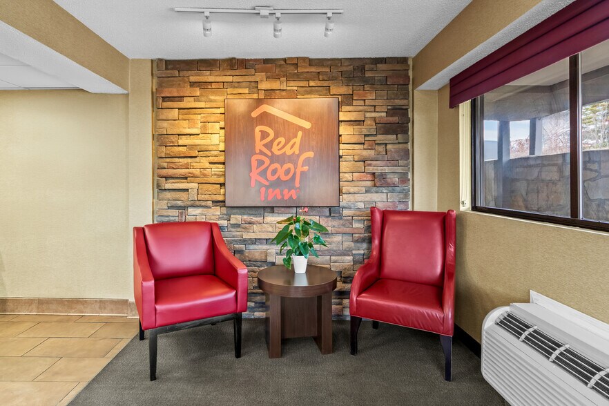 More Photos Of 7370 Miller Ln, Dayton Hotel For Sale