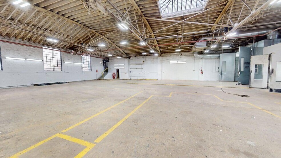 More Photos Of 2560 Richmond Ter, Staten Island Service For Sale
