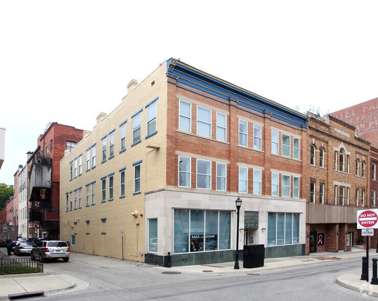 Primary Photo Of 419 9th St, Huntington Storefront Retail Residential For Sale