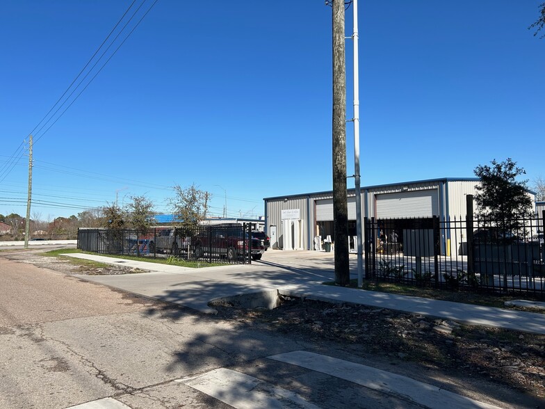 Primary Photo Of 12017 Carlsbad St, Houston Warehouse For Lease