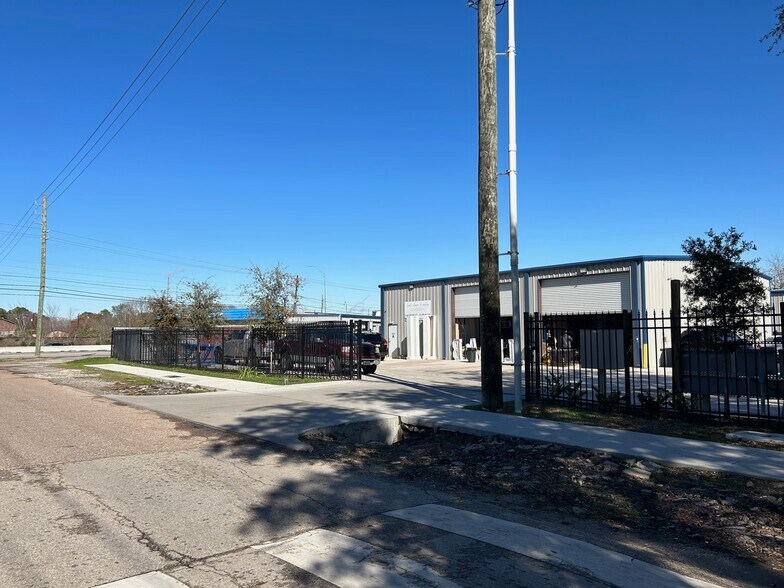 Primary Photo Of 12017 Carlsbad St, Houston Unknown For Lease