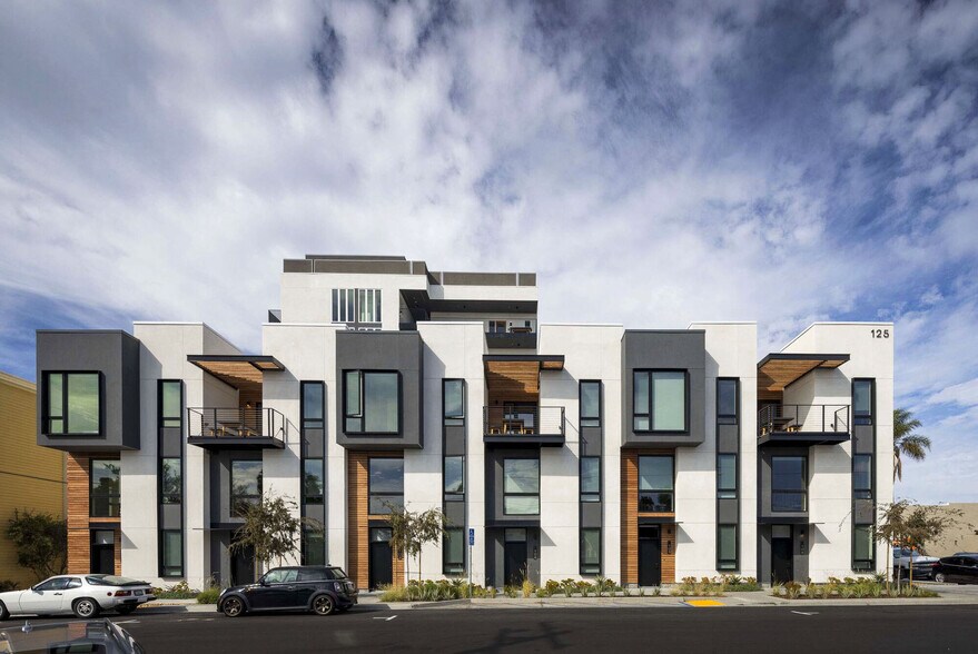 More Photos Of 800 B Ave, National City Apartments For Lease