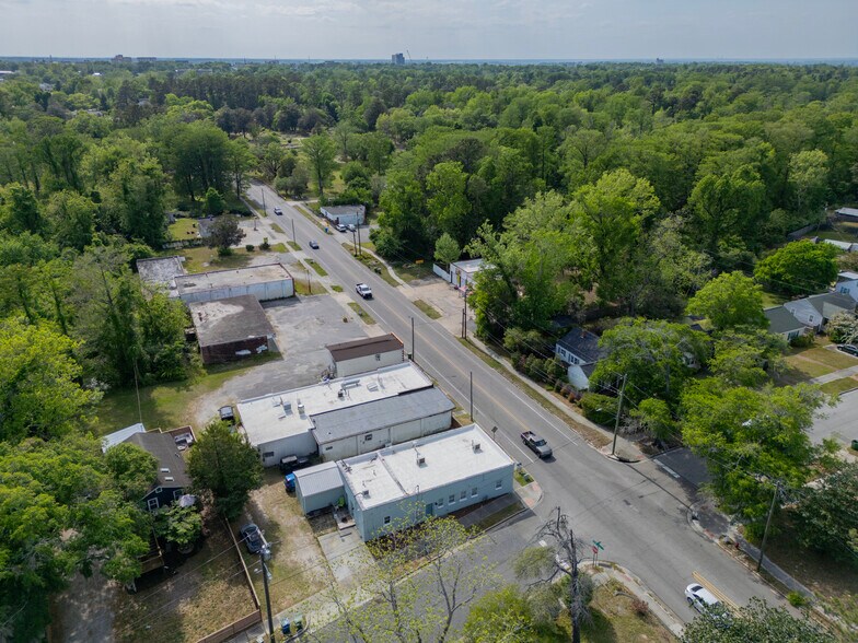 More Photos Of 2020 Princess Place Dr, Wilmington Freestanding For Sale