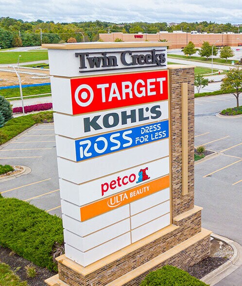 More Photos Of 8420-8660 N Madison St, Kansas City Unknown For Lease