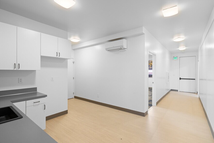 More Photos Of 124 Berkeley Ave, Molalla Medical For Sale