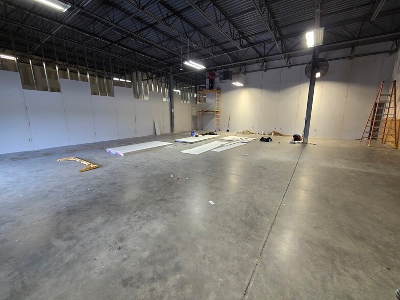 More Photos Of 2960 Technology Pl, Waldorf Research And Development For Lease