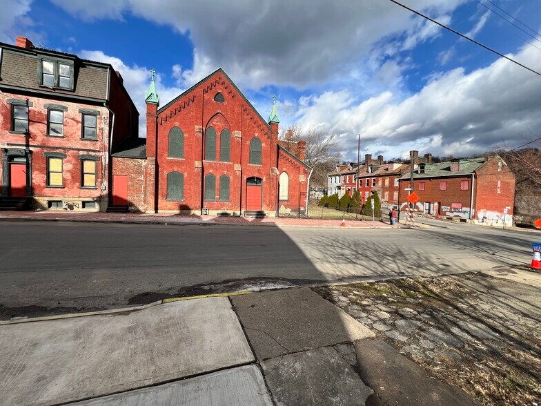 More Photos Of 2035-2037 Forbes Ave, Pittsburgh Religious Facility For Sale