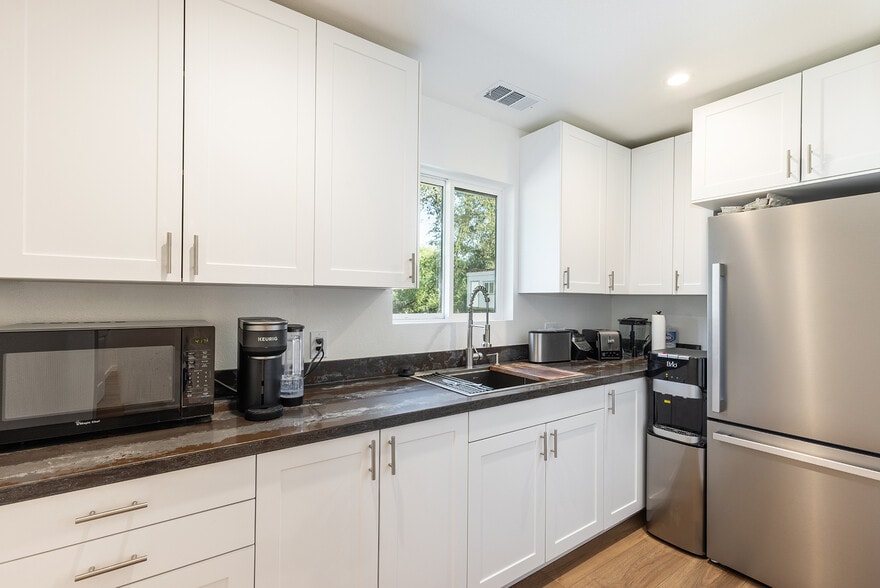 More Photos Of 18184 Geyserville Ave, Geyserville Industrial For Sale