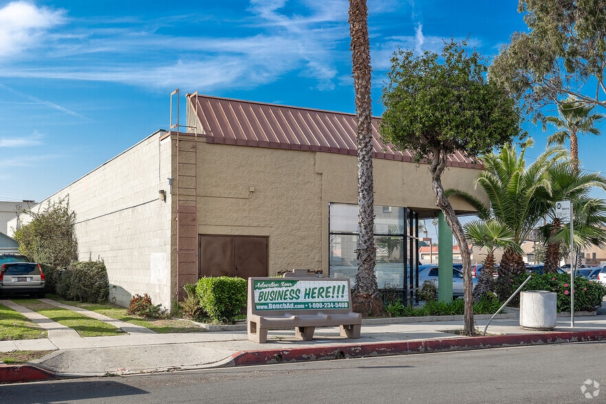 More Photos Of 300 W Manchester Blvd, Inglewood Storefront For Sale