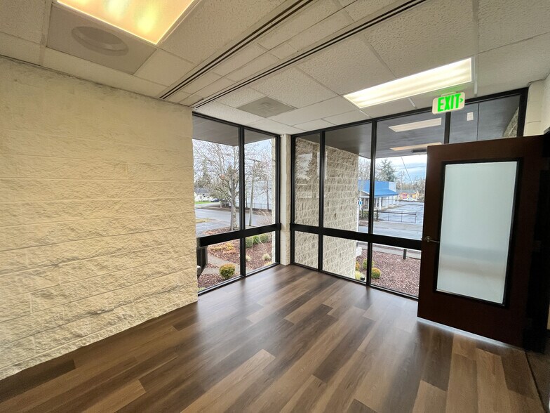 More Photos Of 1900 Hines St SE, Salem Office For Lease