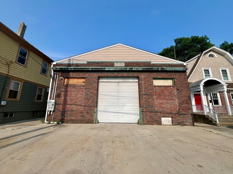 Primary Photo Of 461 Douglas Ave, Providence Warehouse For Lease