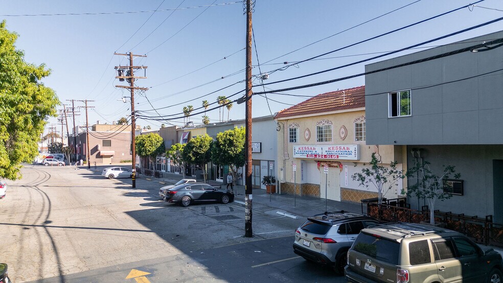 More Photos Of 18407 Sherman Way, Reseda Office For Sale