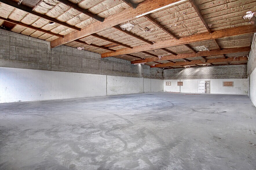 More Photos Of 15539 Vermont Ave, Paramount Manufacturing For Lease