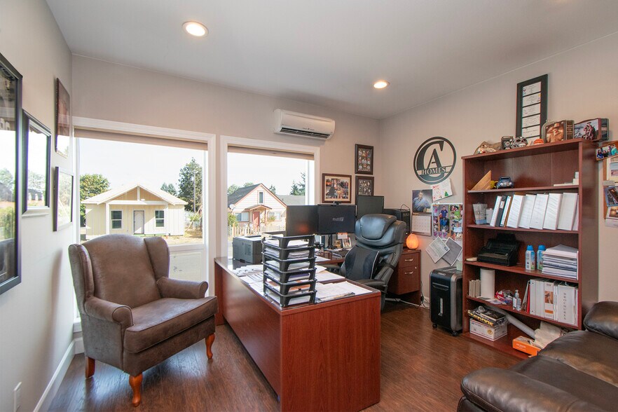 More Photos Of 495 Spruce St, Sequim Office For Sale