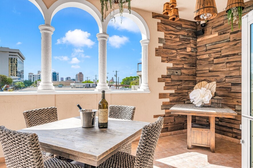 More Photos Of 223 Valencia Ave, Coral Gables Restaurant For Lease