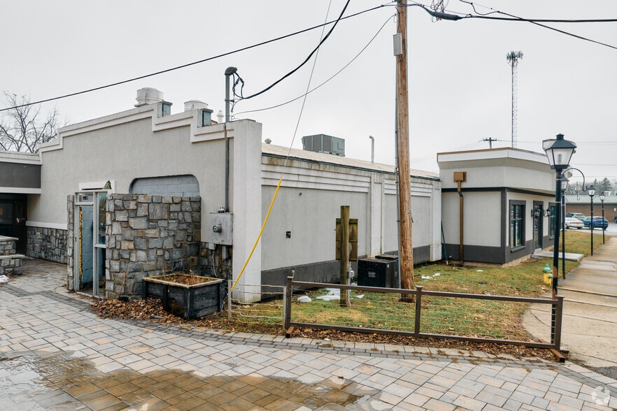 More Photos Of 3156 State St, Caledonia Bowling Alley For Sale