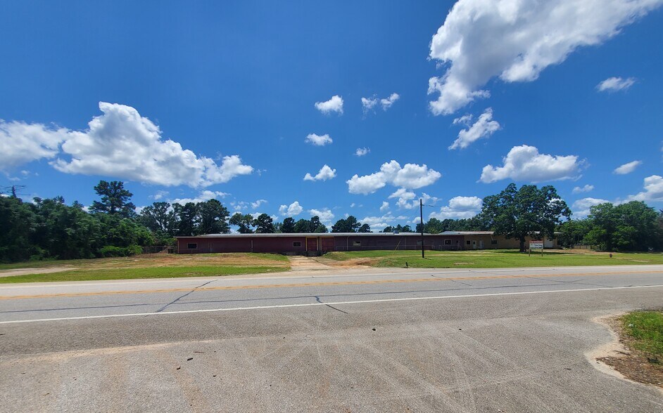 More Photos Of 14077 N Highway 75, Willis Warehouse For Sale