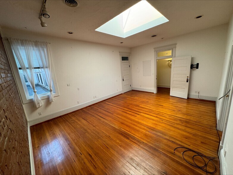 More Photos Of 304-306 Market St SE, Roanoke Storefront Retail Office For Lease