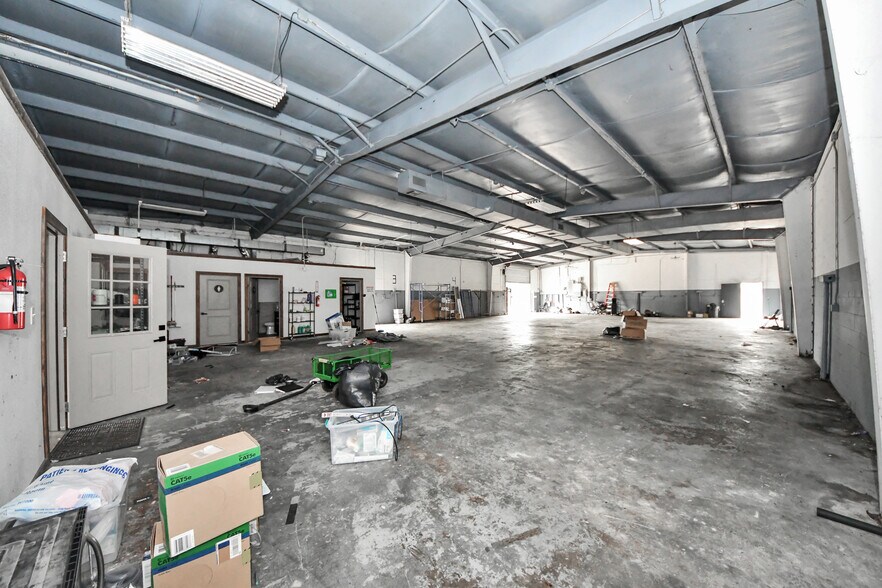 More Photos Of 8603 Shoal Creek Dr, Houston Warehouse For Sale